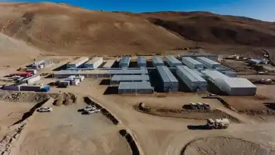 Vicuña se reunió con dos ministros por el camino a la mina: los tramos que todavía no tienen empresa