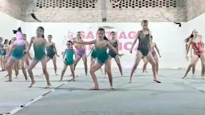 Santiago Rítmica llenó el escenario con "La danza de las Estaciones" y anticipó su gran cierre de año