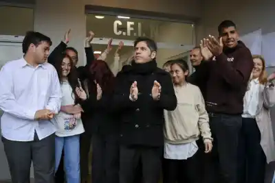 Kicillof en la cuarta sección: el anuncio que esperaban en Casares y las escrituras que llegaron a 9 de Julio