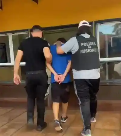 La Policía allanó una casa en Puerto Libertad y se llevó un iPhone 12: qué encontraron adentro