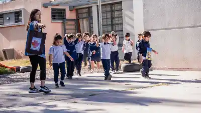 Este viernes los timbres de 1.380 escuelas sonarán a la misma hora: qué tienen que hacer los chicos