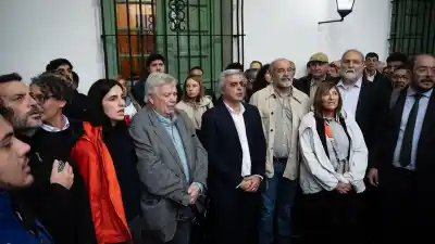 Los rectores se plantan frente a la Casa Rosada y ya suena un nombre clave: Pullaro