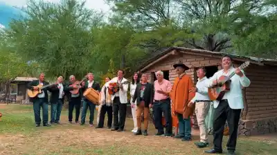 El video de la zamba catamarqueña que reunió a un pueblo entero detrás de una prenda