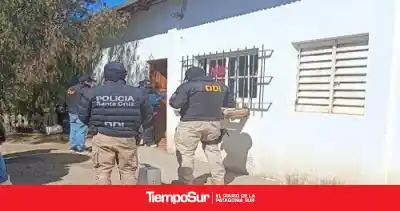 Allanaron una casa en Puerto Deseado por una causa que involucra a menores: qué se llevaron