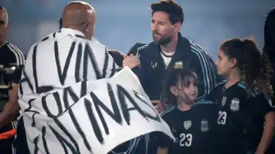 Scaloni lo llamó antes del himno en el Monumental: el pedido que dejó mudo al excombatiente de Malvinas