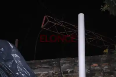 Se derrumbó la antena de la radio más vieja de Paraná y nadie esperaba lo que pasó con los vecinos