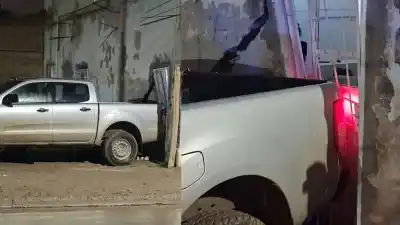 Agarró la camioneta y embistió la casa de su hija: lo que encontró la Policía adentro