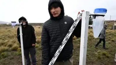 Una escuela rural a 85 km de Bariloche ya mide el clima: lo que descubrieron los chicos