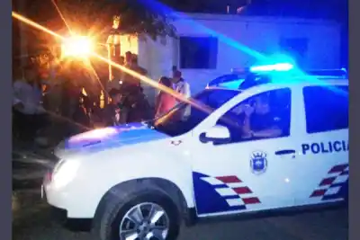Merendó con su amigo, fue a bañarse y no salió más del baño