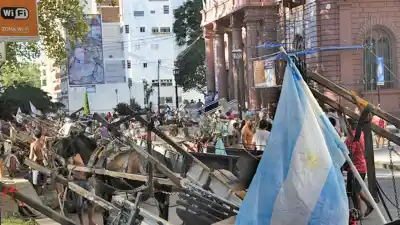 Javkin copia el plan de los carreros para reconvertir a los cuidacoches