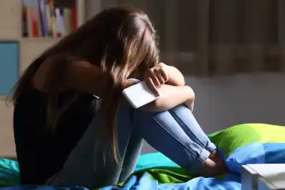 Denuncias por deepfakes sexuales en colegios: la cifra que crece y la ley que sigue trabada en el Congreso