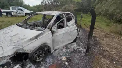 Un auto ardió cerca del aeropuerto de Posadas y adentro había un cuerpo: la pista que sigue la Justicia