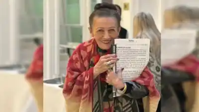 El día que su maestra le prestó una pulsera de oro: la historia de Inalina, la artista entrerriana de 95 años que no se detiene