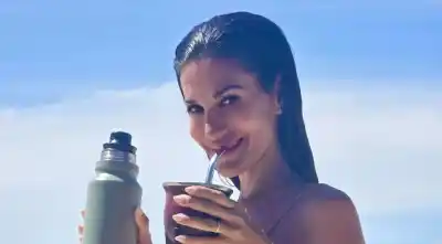 Silvina Escudero deslumbra con su atrevido look de playa tras sus vacaciones
