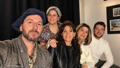 Dos hermanas vuelven a la casa de su madre en Viedma y lo que aparece las enfrenta