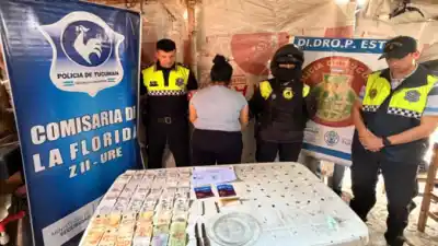 Allanaron dos casas por un robo a mano armada y en una aparecieron 45 ravioles de cocaína
