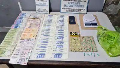 Allanaron una casa en el centro de Avellaneda y la balanza los delató