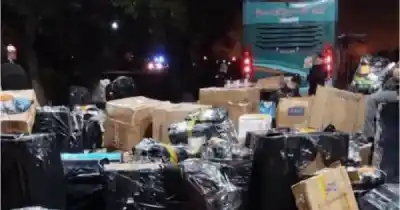 Volvían de comprar en Bolivia con 48 pasajeros y la Policía les secuestró todo: el llanto en Orán