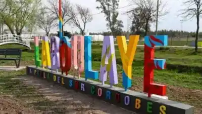 Laboulaye sopla 140 velitas: la tableta más larga del país y un cierre con Jorge Rojas