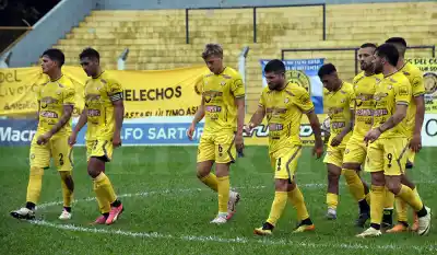 Le duró un suspiro: Crucero goleó y le arrebató la punta a Bartolomé Mitre