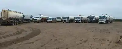 El reclamo que frenó a dos contratistas en El Medanito: Camioneros no levanta la protesta