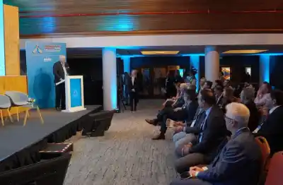 Bariloche es sede de un congreso que reúne a referentes internacionales en cáncer