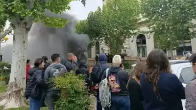 San Pedro: les descontaron el sueldo por los días de paro y la protesta terminó con empujones frente al Municipio