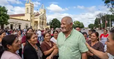 Dijo que se jubilaba y ahora, a los 74, va por su quinto mandato en Joaquín V. González