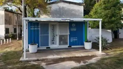 Una mujer amenazó con prender fuego un puesto policial con los efectivos adentro