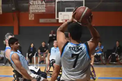 Dos misioneros la rompieron en Santa Fe y metieron a su equipo en la final
