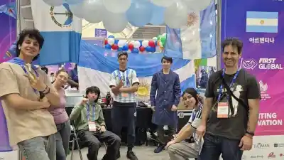 Viajaron a Corea con el robot desarmado: lo que hicieron los neuquinos antes de competir