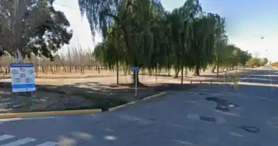 Intentó llevarse una cama, se fue furioso y terminó en el Parque Agnesi: qué encontró la policía