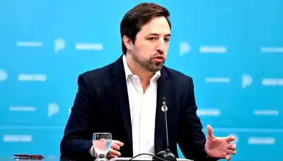 Kreplak denuncia una reducción crítica en medicamentos y vacunas: ¿Qué está pasando con la salud pública?
