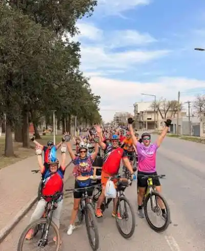 Pedalean o corren por las madres de Laguna Larga: la meta que ya tiene fecha