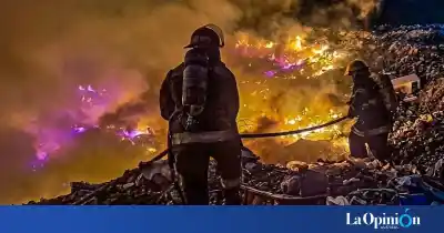 Se levantó humo en el Vaciadero de Puerto Deseado: lo que encontraron los bomberos adentro de las cavas