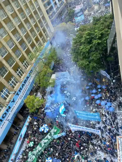 Gremios de Chubut marcharon en Buenos Aires y apuntaron contra una política nacional: "Cerraron 7 mil empresas"