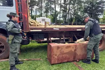 Gendarmería le encontró un doble fondo al camión: la banda ya perdió 13 toneladas de droga