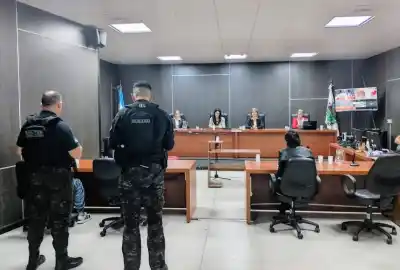 Apunta a una policía y gatilla tres veces: el fallo que lo manda 14 años adentro