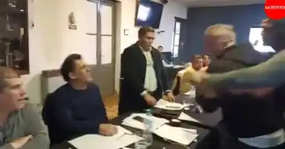 Una sesión del Concejo terminó con la policía adentro y dos personas retiradas: qué pasó antes de que se levante todo