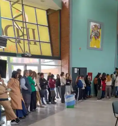 Docentes del IFDC llevan su reclamo a la Defensoría: la brecha que los separa de sus pares
