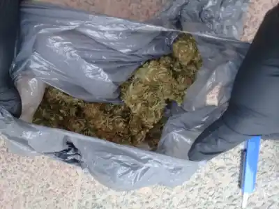 Empleado municipal fue a buscar una encomienda y la Policía ya lo estaba esperando