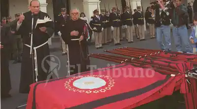 El jurado de la bandera de Salta la eligió entre miles de diseños: la odisea que casi nadie conoce