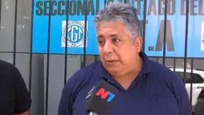 Paro total de colectivos: trabajadores exigen el pago completo de sus salarios