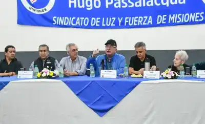 Passalacqua se reunió con una veintena de gremios y les advirtió: "Nos estamos jugando la vida como sociedad"