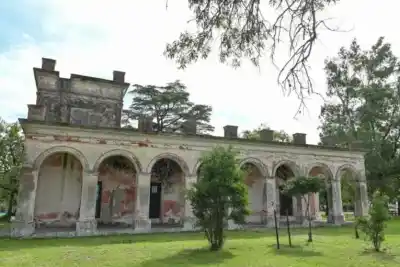 La casa donde Urquiza descansaba con su familia está en un cuartel y ahora buscan rescatarla