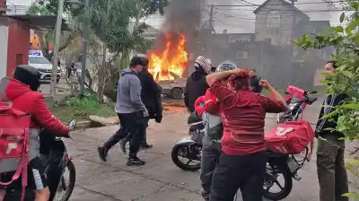 Siguieron el GPS de una moto robada, entraron a una casa en Tigre y terminaron todos citados en la comisaría