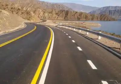 Manejar con luces bajas y distancia: las rutas nacionales de San Juan están habilitadas, pero el hielo y la niebla no dan tregua