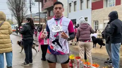 El entrerriano que fue a acompañar a un amigo y terminó primero en los 10K de Río Gallegos