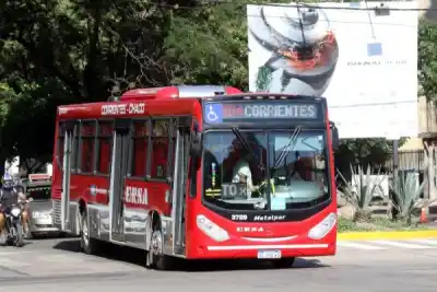 Choferes de Corrientes, contra el reloj: el mediodía define si hay paro de colectivos