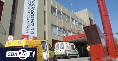 Persecución en Córdoba: el policía que iba en moto chocó y quedó internado con un golpe en la cabeza